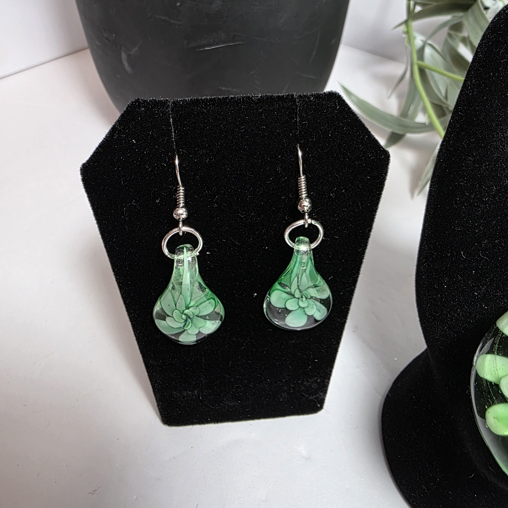 Artistic Green Glass Flower Necklace & Earring Set - Picture 5 of 8